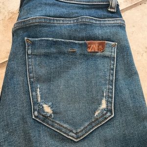 Zara Distressed Skinny Jeans Bottom Zippers Size 6